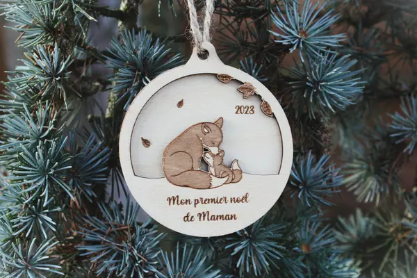 Boule de Noël personnalisée bois • Maman et bébé renard • Décoration sapin • Premier Noël bébé • Fait main • Idée cadeau Noël