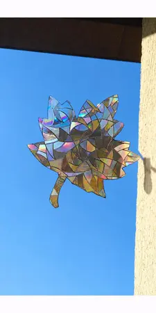 Attrape soleil feuille d'automne -Sticker électrostatique -décoration pour fenêtre suncatcher (forme personnalisable)