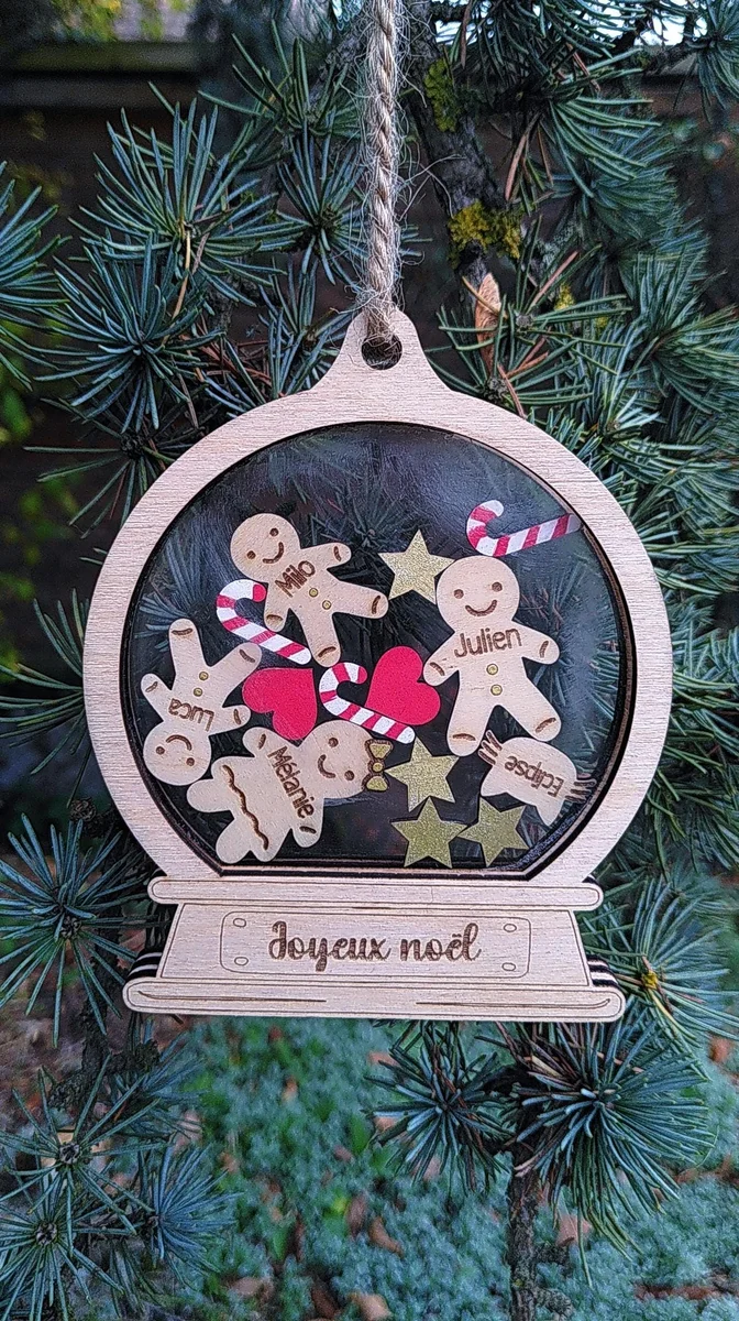 Aperçu 1 : Boule de noël personnalisée famille pain d'épices - décoration de noël à secouer - découpe laser