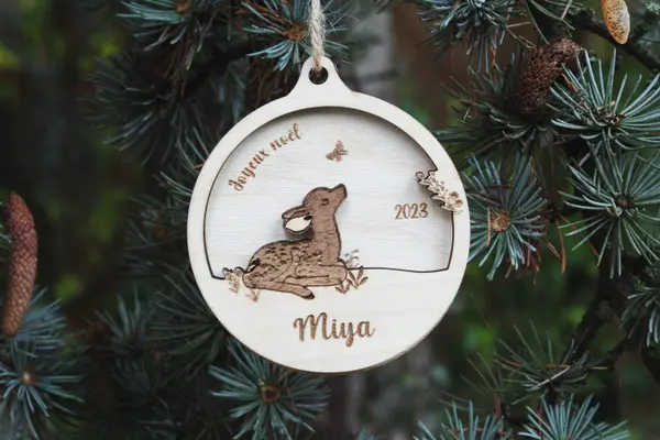 Boule de Noël personnalisée biche